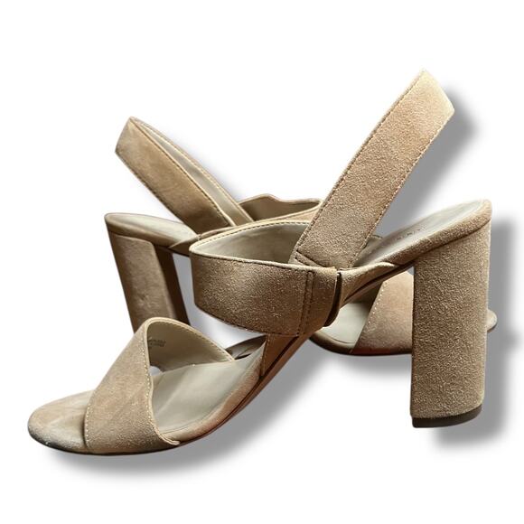 Ann Taylor Nude Suede Block Heel Sandals Size 8 M Chic Neutral - Picture 2 of 8